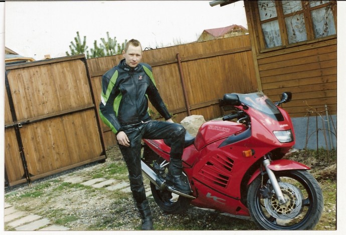Suzuki RF400
